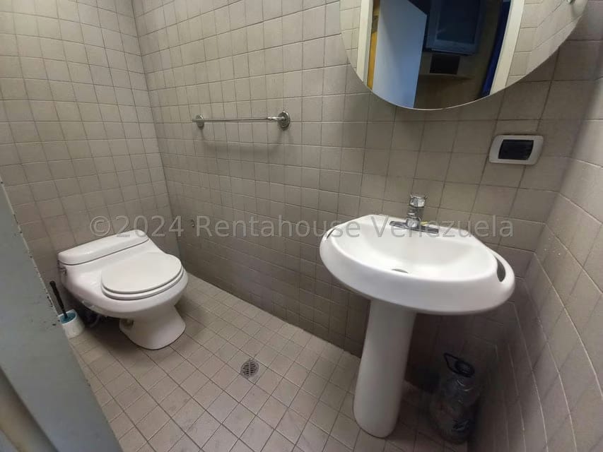 Comercial (Local Comercial) en Alquiler en Prados del Este, Distrito Metropolitano - 13