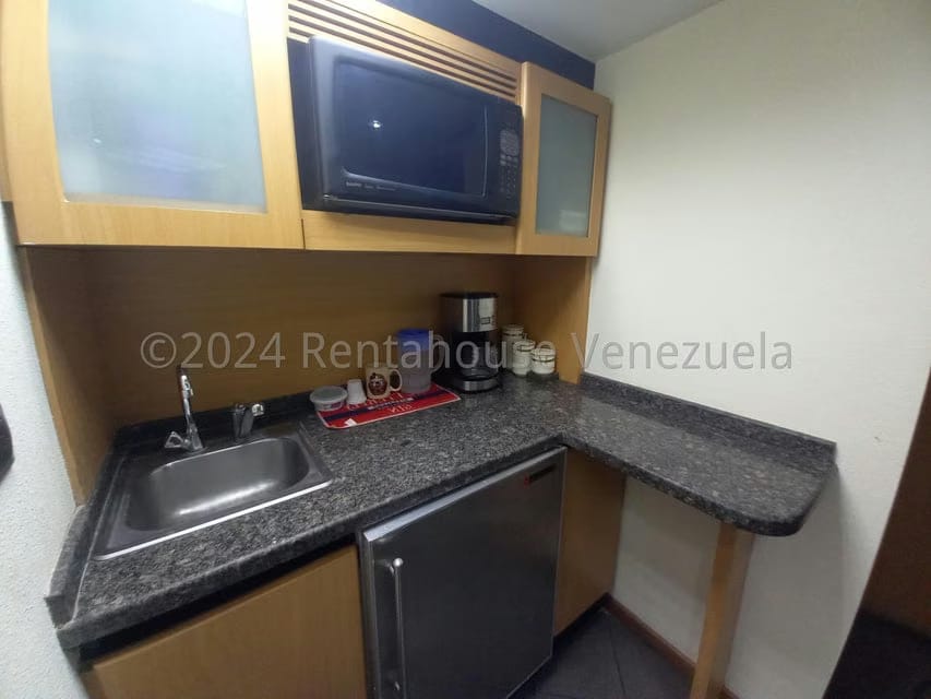 Comercial (Local Comercial) en Alquiler en Prados del Este, Distrito Metropolitano - 19