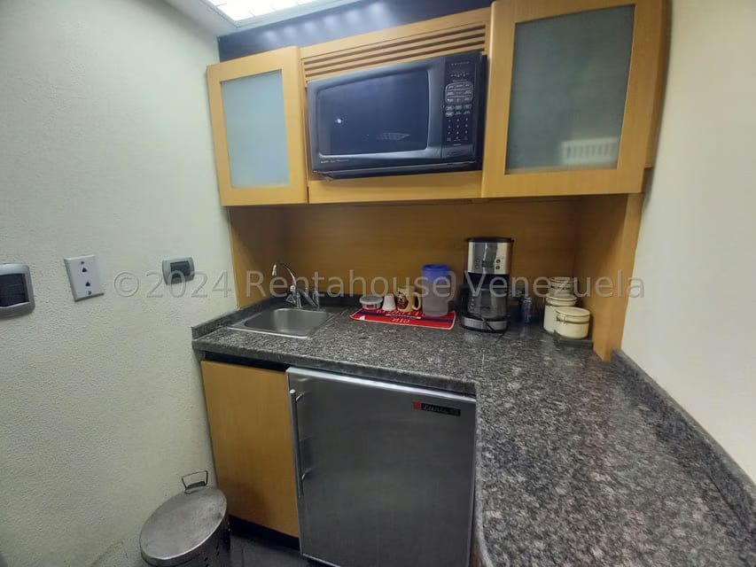 Comercial (Local Comercial) en Alquiler en Prados del Este, Distrito Metropolitano - 20