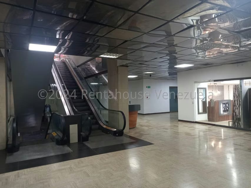 Comercial (Local Comercial) en Alquiler en Prados del Este, Distrito Metropolitano - 26