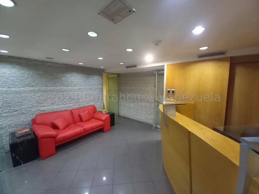 Comercial (Local Comercial) en Alquiler en Prados del Este, Distrito Metropolitano - 4