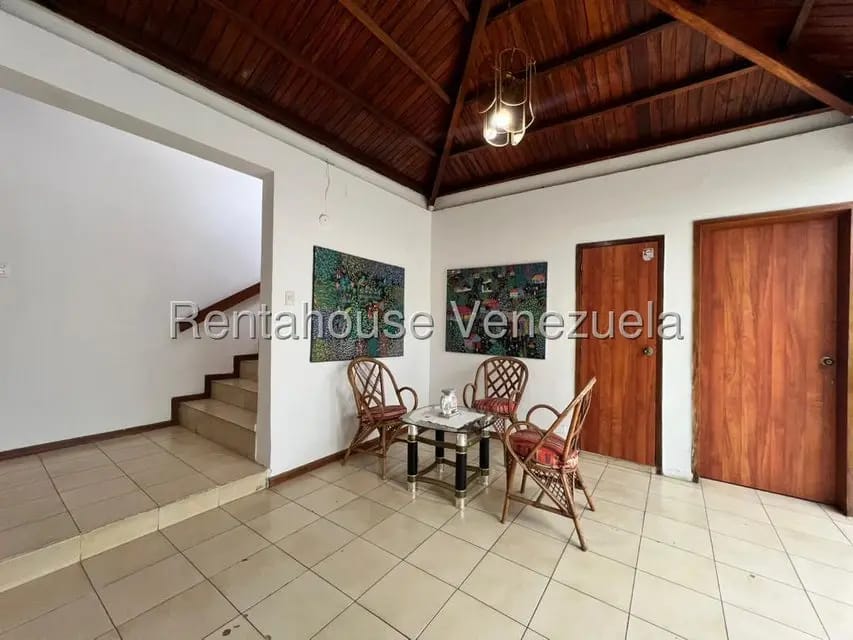 Casa (Duplex) en Venta en Prados del Este, Distrito Metropolitano - 11