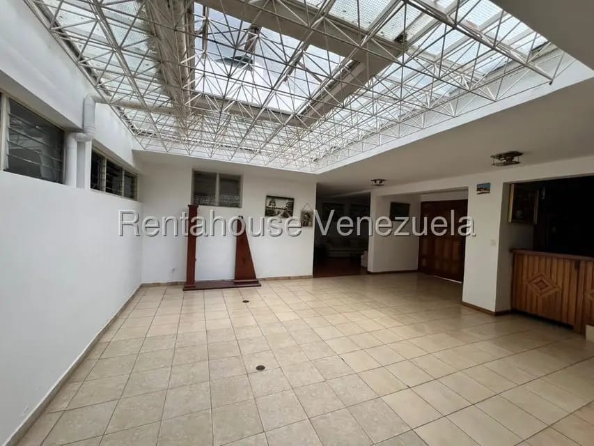 Casa (Duplex) en Venta en Prados del Este, Distrito Metropolitano - 13