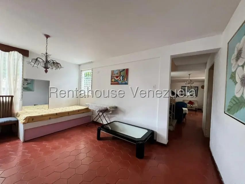 Casa (Duplex) en Venta en Prados del Este, Distrito Metropolitano - 16