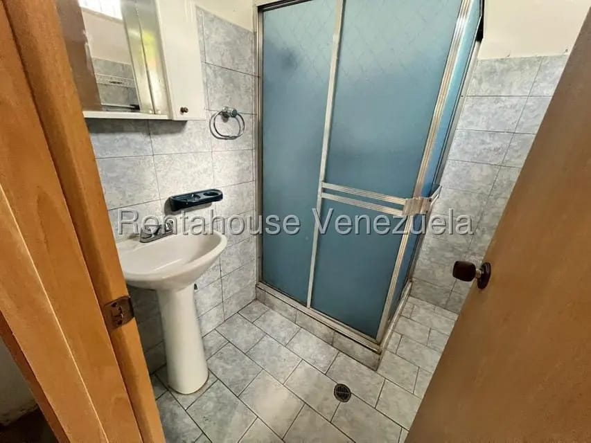Casa (Duplex) en Venta en Prados del Este, Distrito Metropolitano - 18