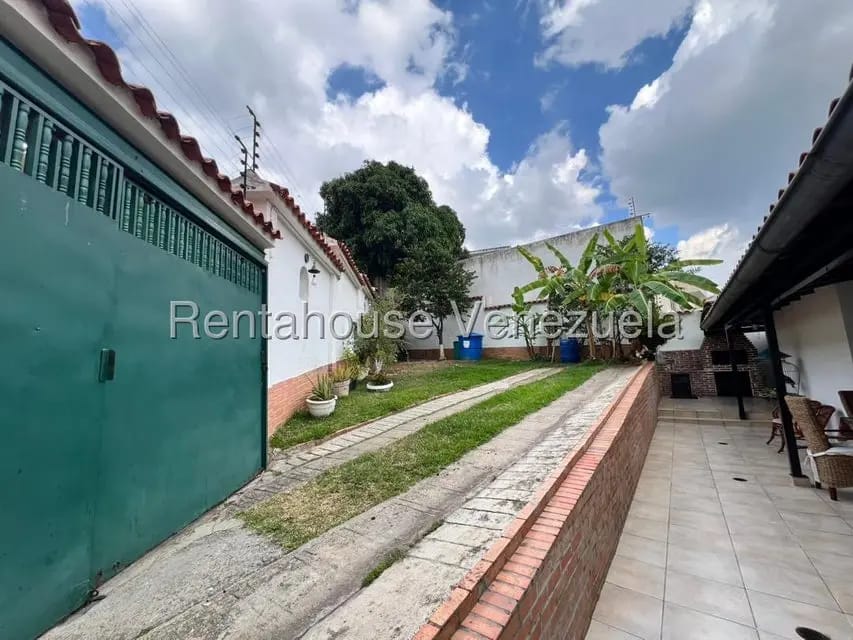 Casa (Duplex) en Venta en Prados del Este, Distrito Metropolitano - 20