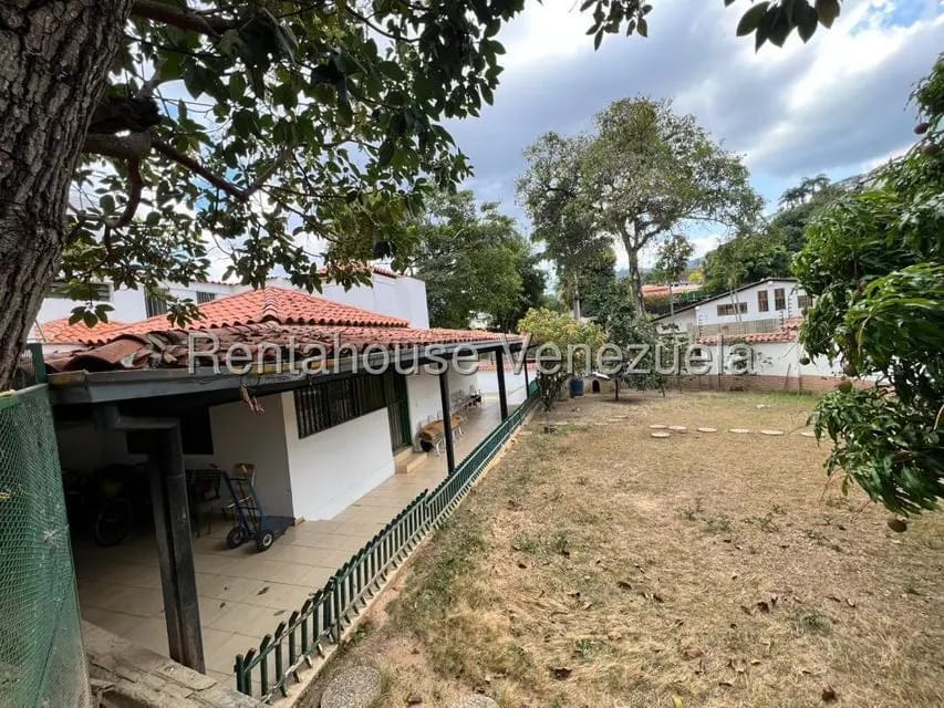 Casa (Duplex) en Venta en Prados del Este, Distrito Metropolitano - 21