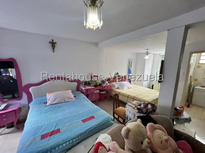 Casa (Duplex) en Venta en Prados del Este, Distrito Metropolitano - 7