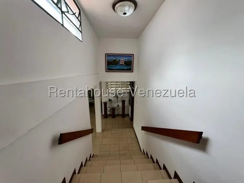Casa (Duplex) en Venta en Prados del Este, Distrito Metropolitano - 10