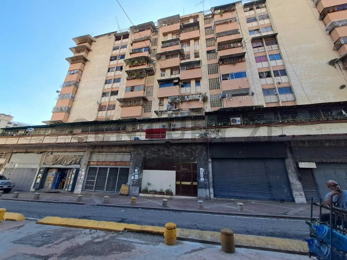 Alquiler de LOCAL COMERCIAL en centro de Caracas, cerca de la Avenida Urdaneta