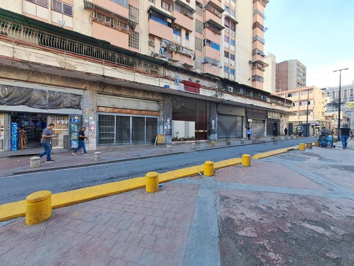 Alquiler de LOCAL COMERCIAL en centro de Caracas, cerca de la Avenida Urdaneta - 3