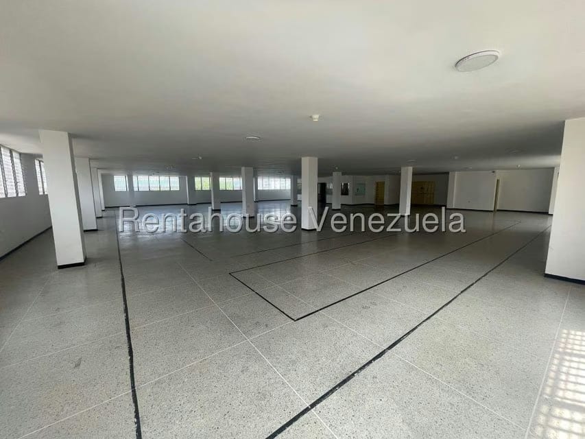 Comercial (Industrial) en Alquiler en La Urbina, Distrito Metropolitano - 19