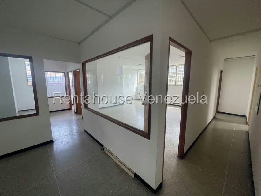 Comercial (Industrial) en Alquiler en La Urbina, Distrito Metropolitano - 3