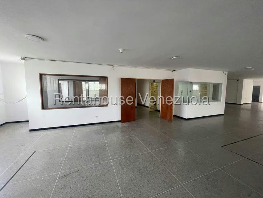 Comercial (Industrial) en Alquiler en La Urbina, Distrito Metropolitano - 24