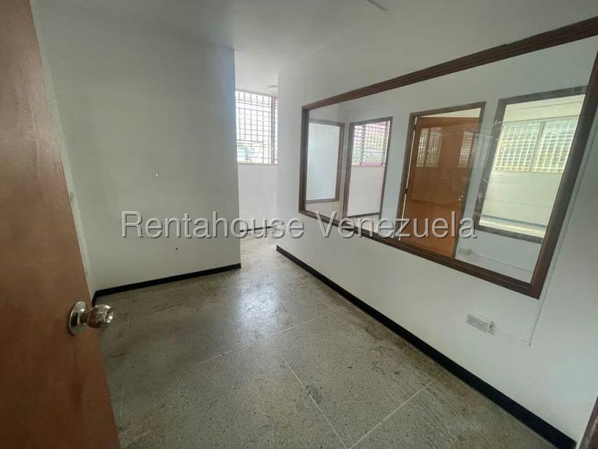 Comercial (Industrial) en Alquiler en La Urbina, Distrito Metropolitano - 6