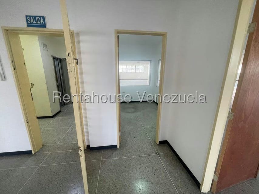 Comercial (Industrial) en Alquiler en La Urbina, Distrito Metropolitano - 8