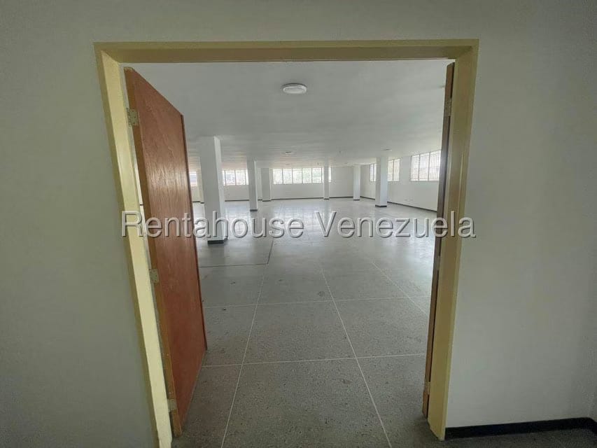 Comercial (Industrial) en Alquiler en La Urbina, Distrito Metropolitano - 10