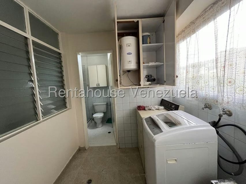 Apartamento (1 Nivel) en Alquiler en El Cigarral, Distrito Metropolitano - 12