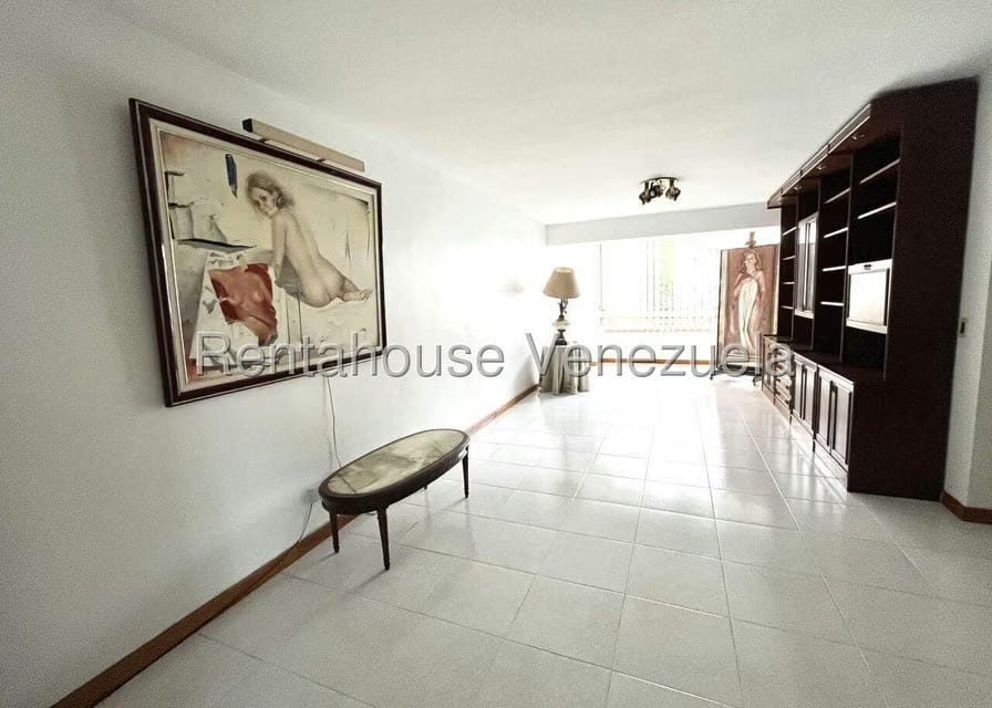 Apartamento (1 Nivel) en Alquiler en El Cigarral, Distrito Metropolitano - 4