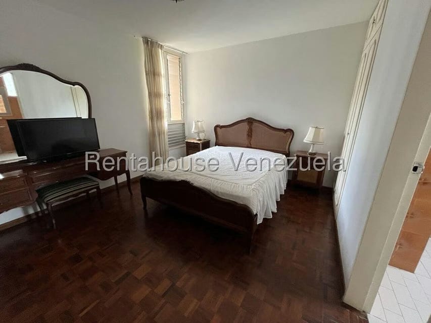 Apartamento (1 Nivel) en Alquiler en El Cigarral, Distrito Metropolitano - 7