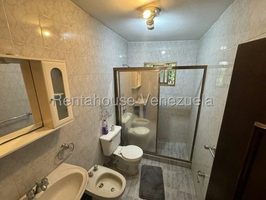 Apartamento (1 Nivel) en Alquiler en La California Norte, Distrito Metropolitano - 11
