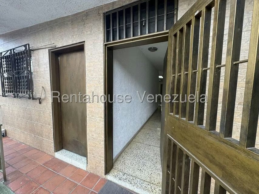 Apartamento (1 Nivel) en Alquiler en La California Norte, Distrito Metropolitano - 5