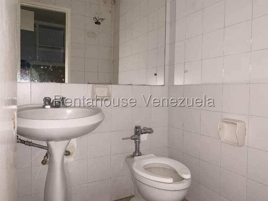 Comercial (Local Comercial) en Alquiler en El Rosal, Distrito Metropolitano - 15
