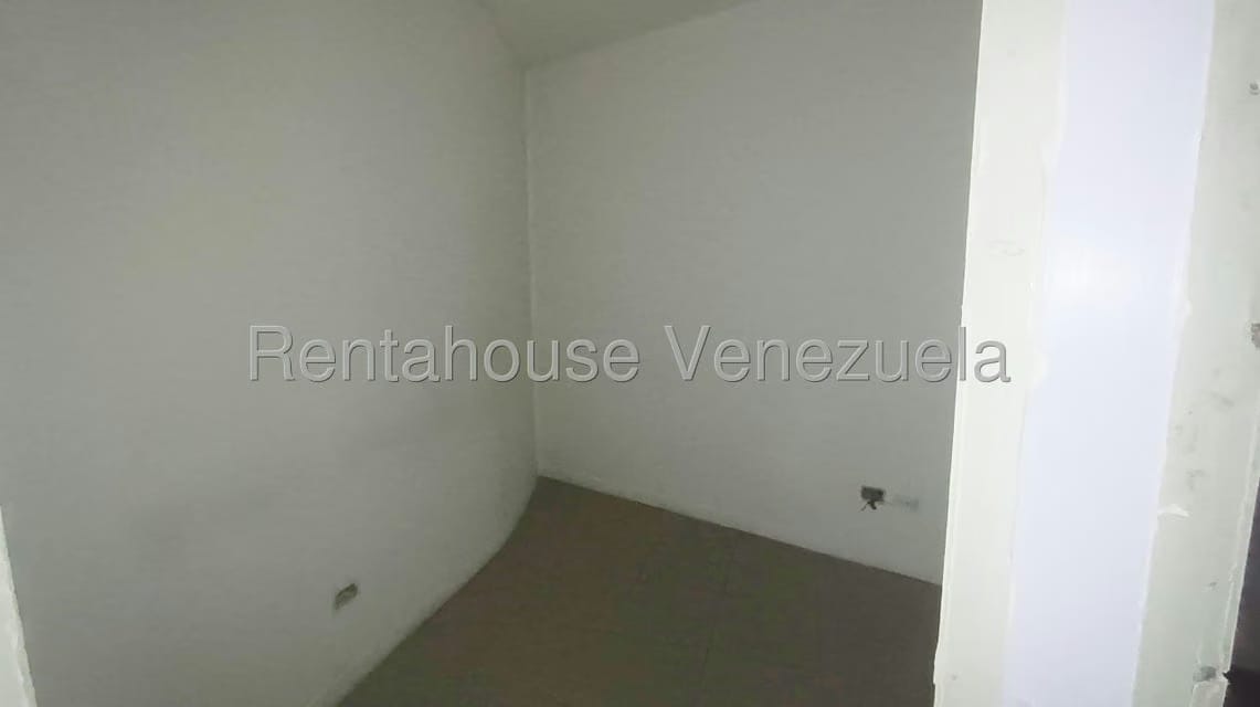 Comercial (Local Comercial) en Alquiler en El Rosal, Distrito Metropolitano - 17