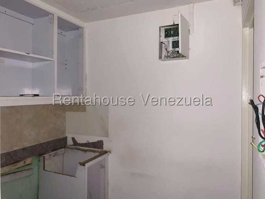 Comercial (Local Comercial) en Alquiler en El Rosal, Distrito Metropolitano - 3