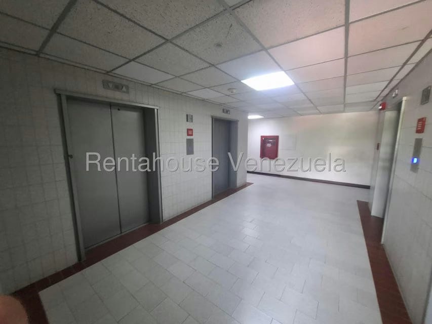 Comercial (Oficina) en Alquiler en Macaracuay, Distrito Metropolitano - 4