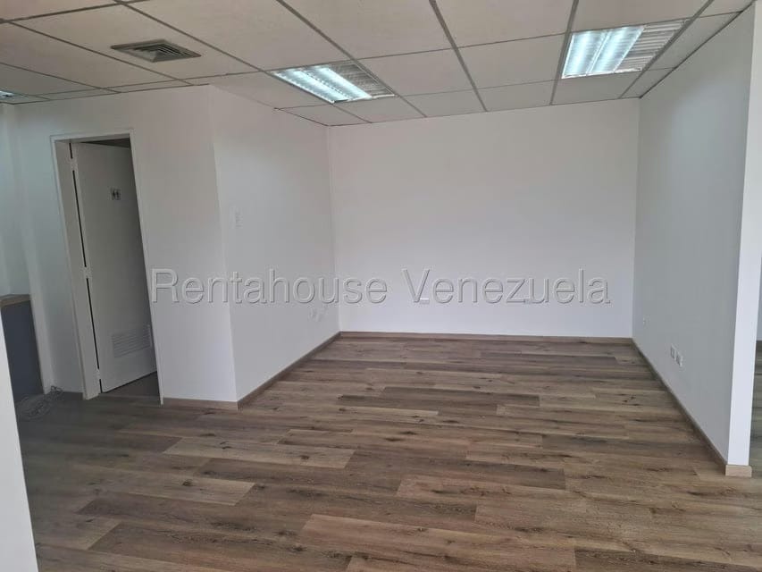 Comercial (Oficina) en Alquiler en Macaracuay, Distrito Metropolitano - 10