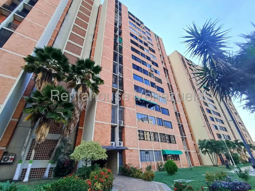 Apartamento (1 Nivel) en Alquiler en Bosque Alto, Aragua - 2