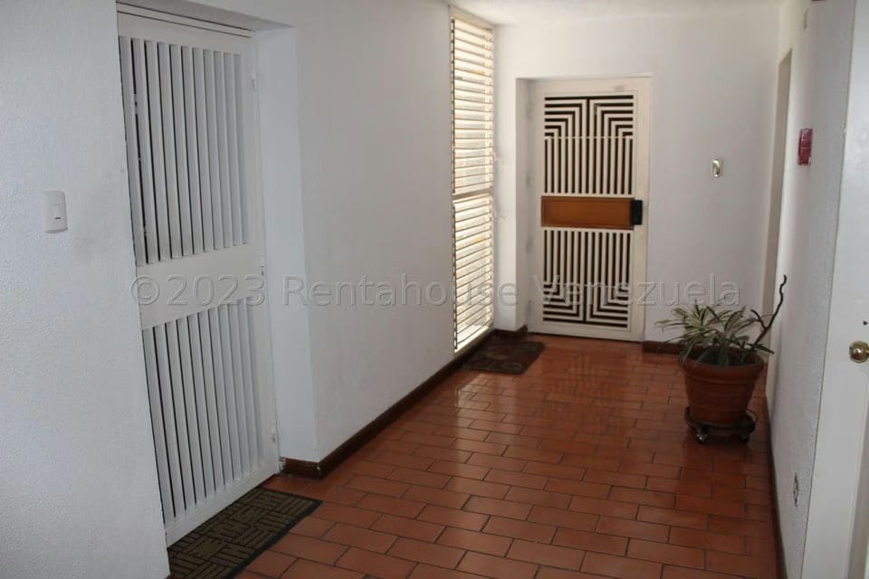 Apartamento (1 Nivel) en Venta en La Urbina, Distrito Metropolitano - 6