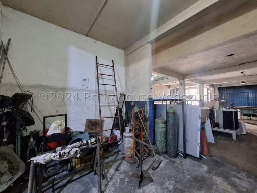 Comercial (Edificio) en Venta en Avenida Libertador, Lara - 13
