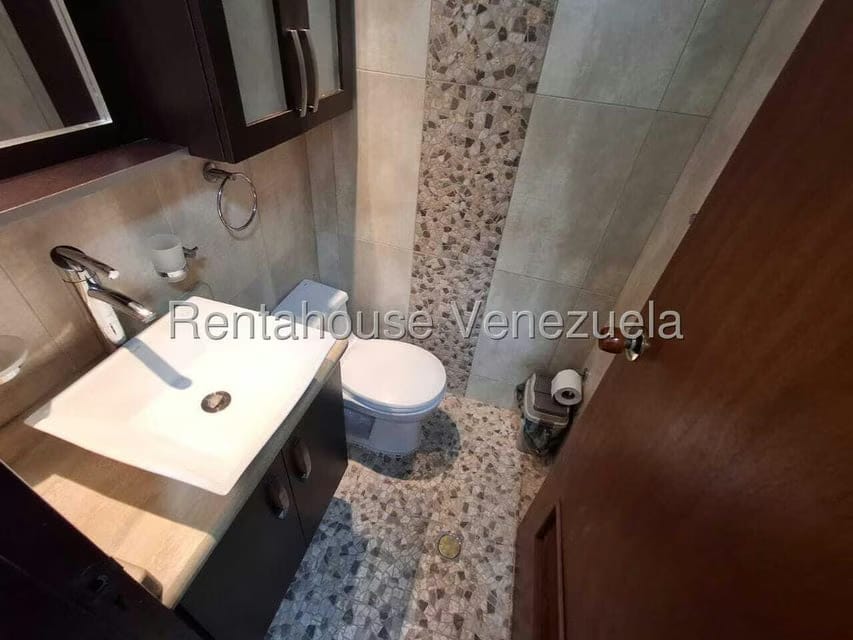 Apartamento (1 Nivel) en Alquiler en Bello Campo, Distrito Metropolitano - 11