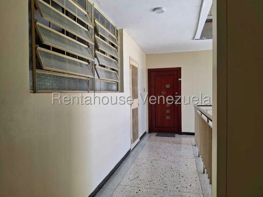 Apartamento (1 Nivel) en Alquiler en Bello Campo, Distrito Metropolitano - 17