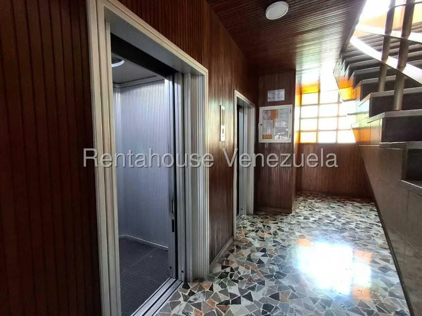 Apartamento (1 Nivel) en Alquiler en Bello Campo, Distrito Metropolitano - 3