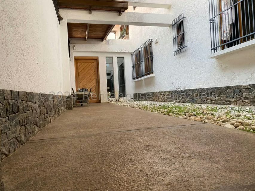 Casa (Multipes Niveles) en Alquiler en Colinas de Santa Monica, Distrito Metropolitano - 15