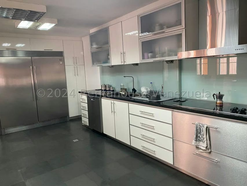 Casa (Multipes Niveles) en Alquiler en Colinas de Santa Monica, Distrito Metropolitano - 8