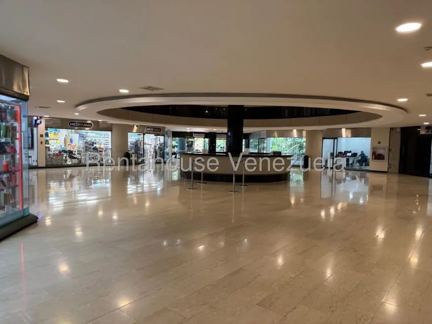 Comercial (Oficina) en Alquiler en La Viña, Carabobo - 13