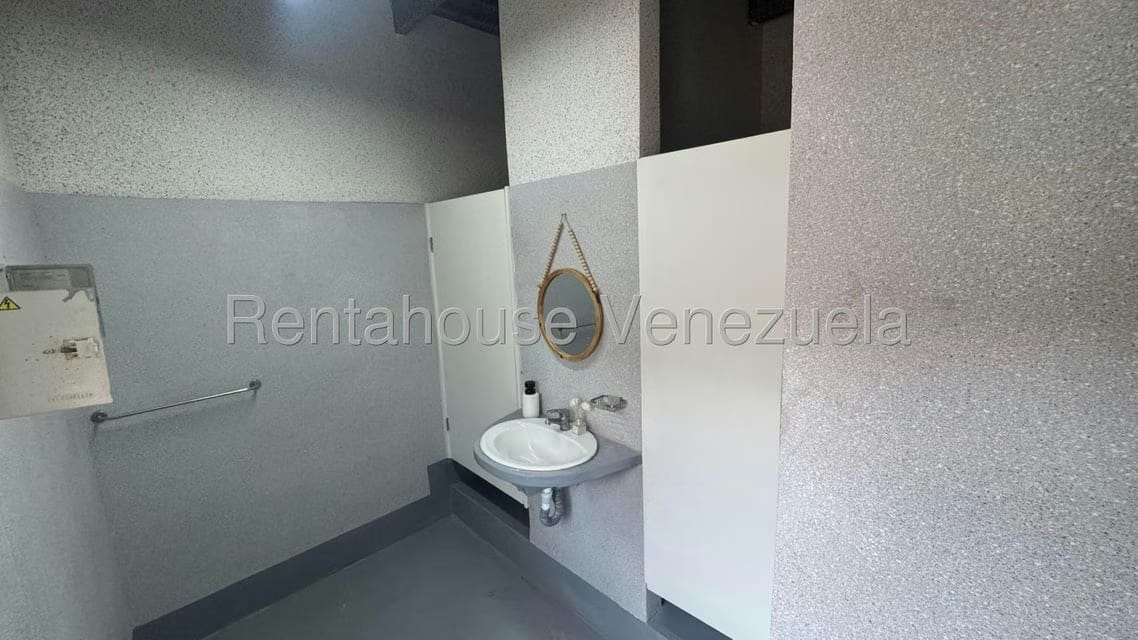 Comercial (Local Comercial) en Venta en Santa Monica, Distrito Metropolitano - 25