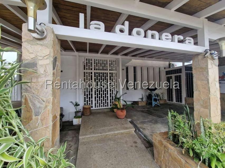 Casa (1 Nivel) en Venta en Lomas de La Lagunita, Distrito Metropolitano - 2