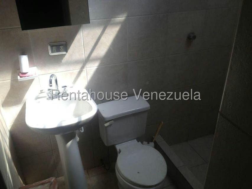 Casa (1 Nivel) en Venta en Lomas de La Lagunita, Distrito Metropolitano - 40