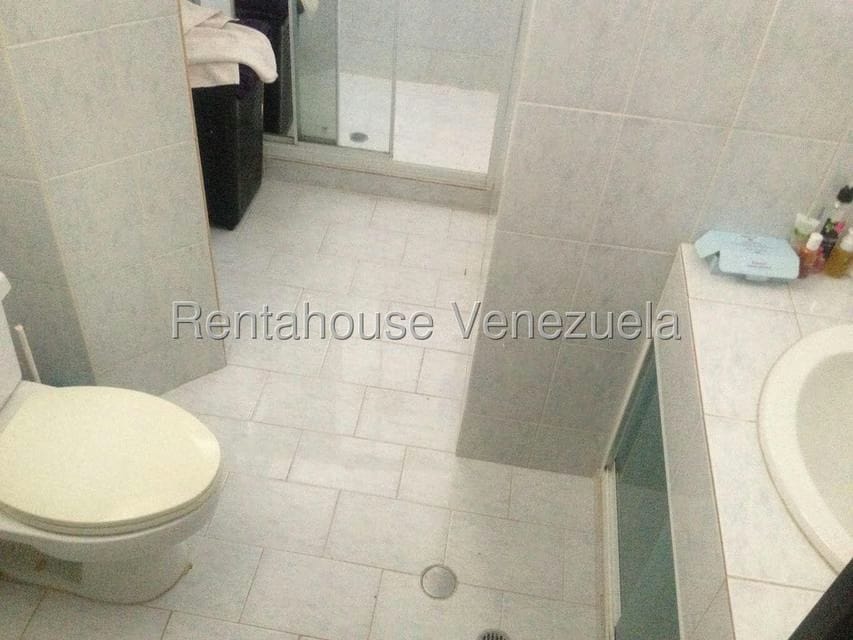 Casa (1 Nivel) en Venta en Lomas de La Lagunita, Distrito Metropolitano - 42