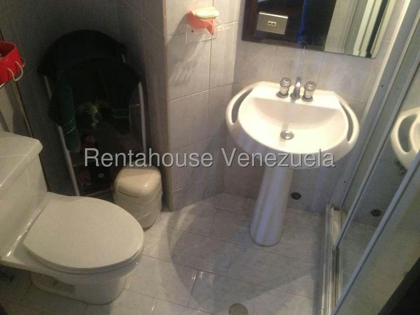 Casa (1 Nivel) en Venta en Lomas de La Lagunita, Distrito Metropolitano - 43