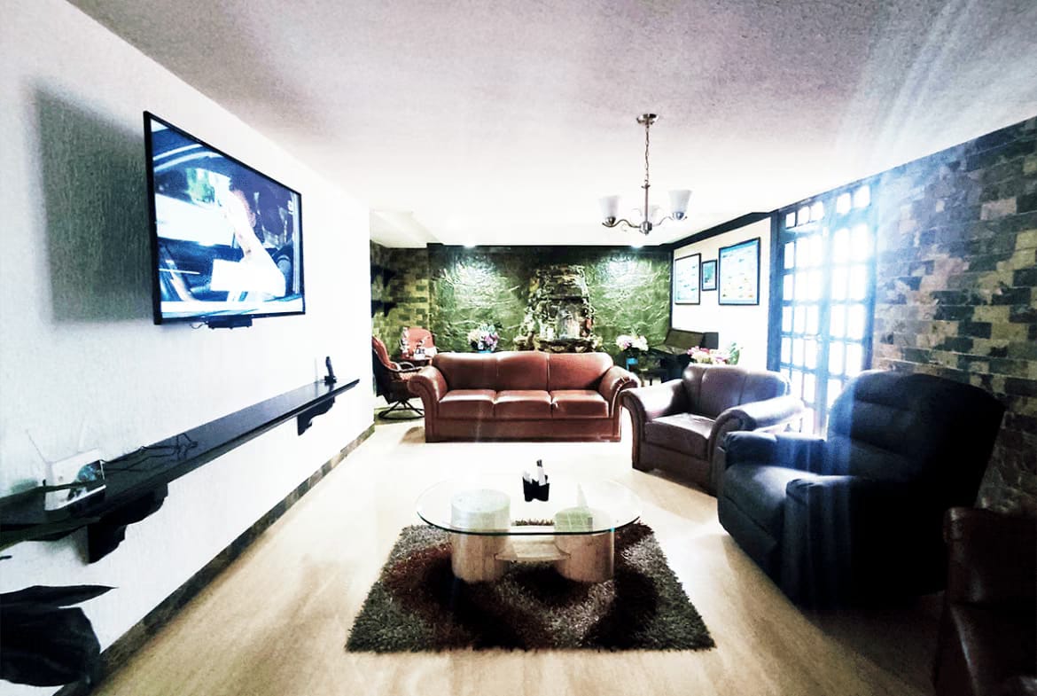 Hermosa Casa en Venta Prados Del Este. - 3