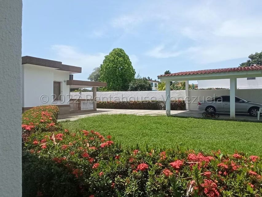 Casa (1 Nivel) en Venta en Ciudad Balneario Higuerote, Miranda - 29