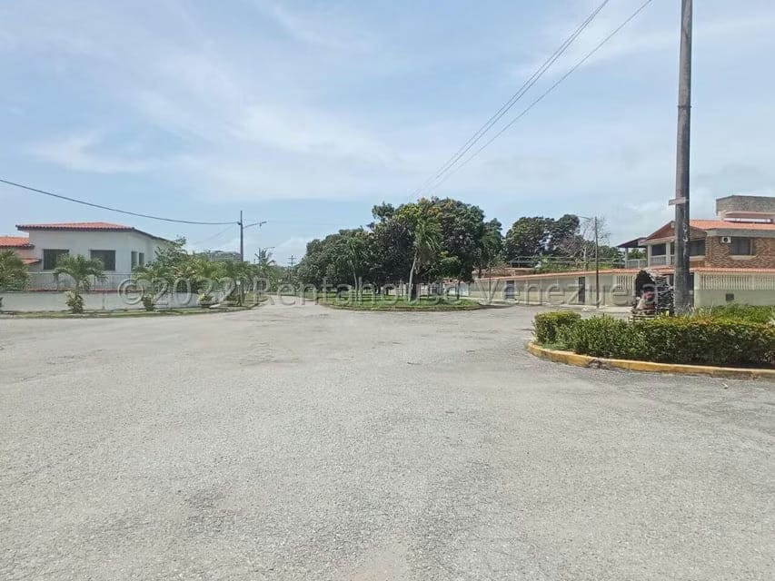 Casa (1 Nivel) en Venta en Ciudad Balneario Higuerote, Miranda - 36