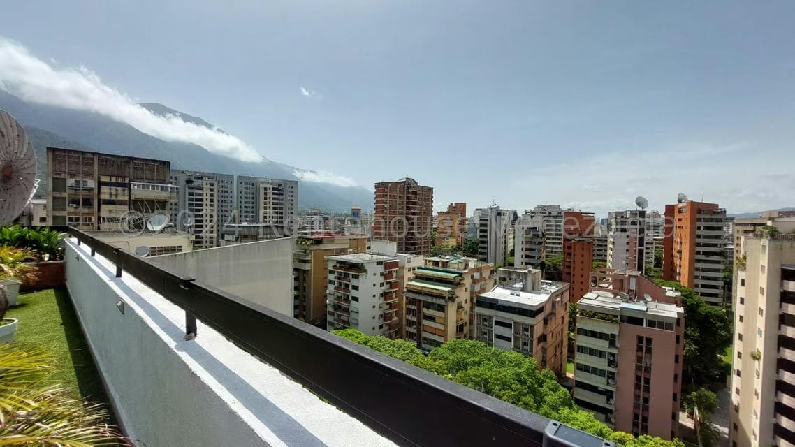 Apartamento (Penthouse) en Venta en La Florida, Distrito Metropolitano - 25