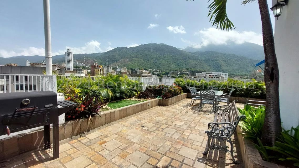 Apartamento (Penthouse) en Venta en La Florida, Distrito Metropolitano - 37